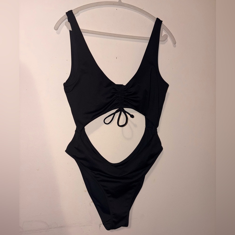 NWOT PINK Pure black cut-out one piece swimsuit